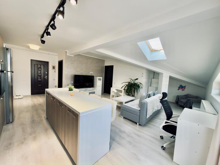 Apartament cu 2 camere semidecomandat, mobilat în Sânpetru