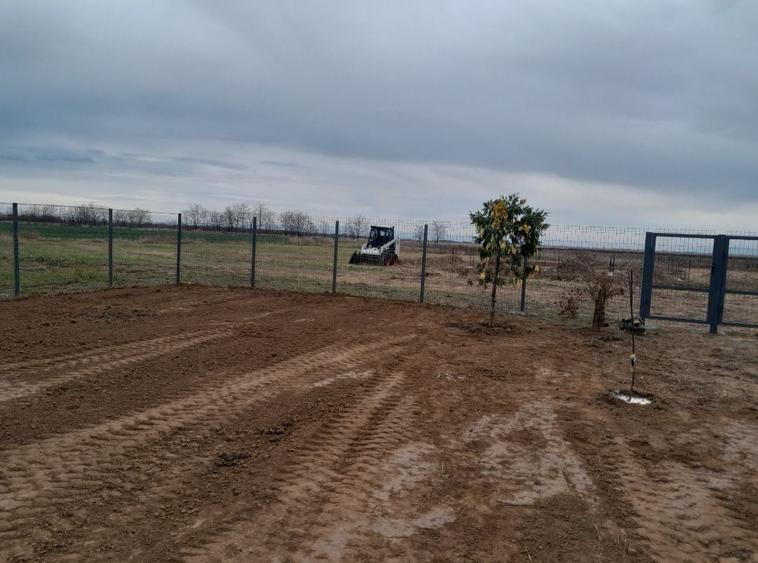 Teren de 821 mp, în Alparea