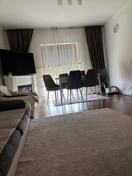 Casă cu 4 camere în Peciu Nou
