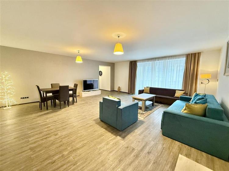 Apartament cu 3 camere decomandat, mobilat în Poiana Brașov