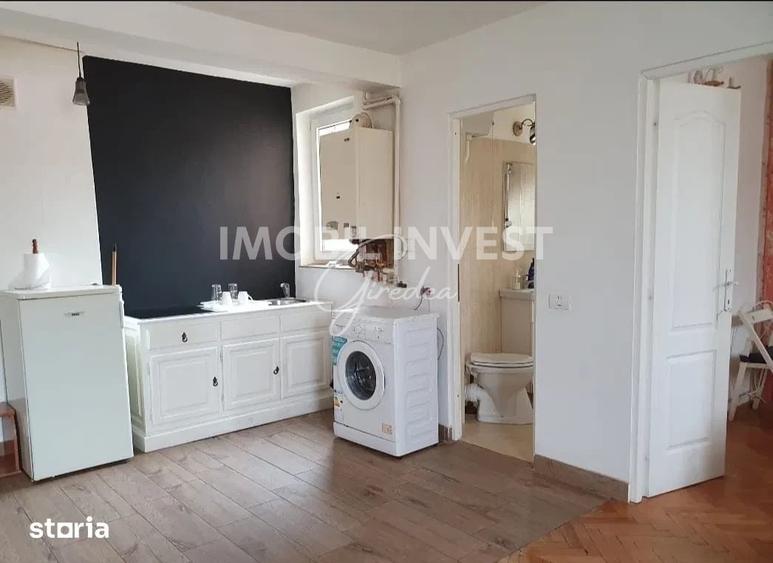 Apartament cu 3 camere în Cetate