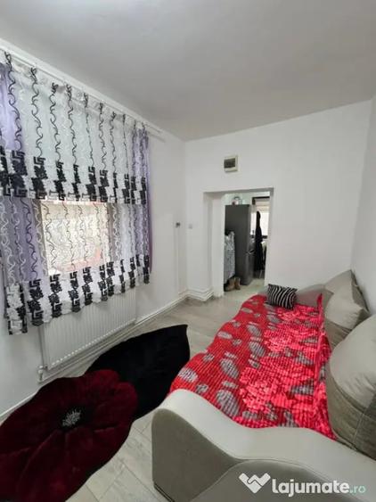 Casă cu 2 camere cu Teren 150 Mp în Valea Roșie