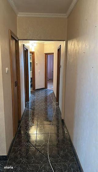Apartament cu 3 camere decomandat în Faleză