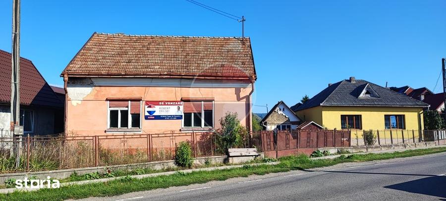 Casă cu 4 camere decomandat cu Teren 2732 Mp în Câmpulung la Tisa