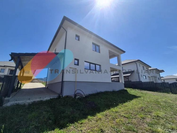 Casă individuală cu 4 camere cu Canalizare în Jucu de Sus