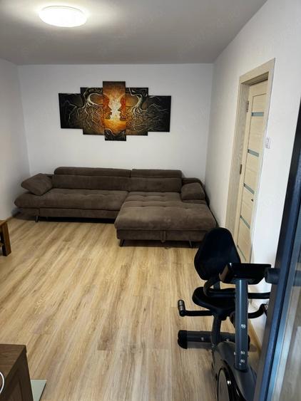 Apartament cu 2 camere decomandat în Vitan
