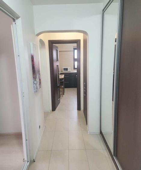 Apartament cu 3 camere decomandat în Drumul Taberei