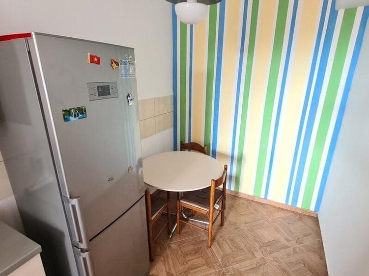 Apartament cu 2 camere semidecomandat, mobilat în Fundeni