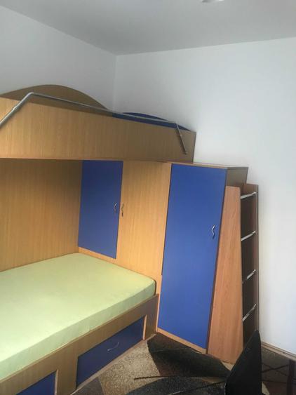 Apartament cu 3 camere decomandat în Nicolina