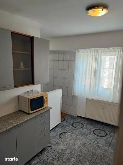 Apartament cu 3 camere în Mihai Bravu
