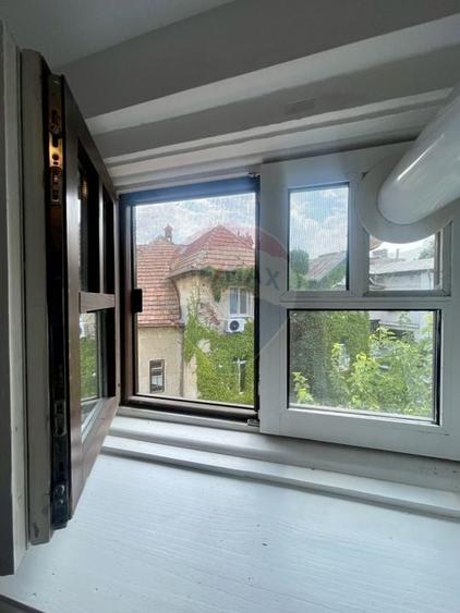 Apartament cu 3 camere decomandat în Capitale
