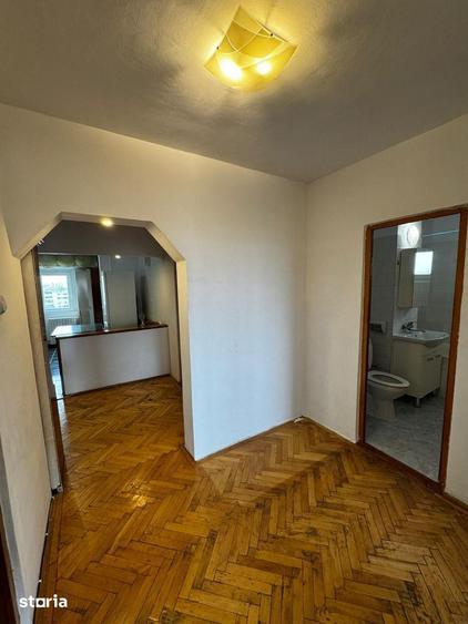 Apartament cu 3 camere decomandat, mobilat în City Park Mall