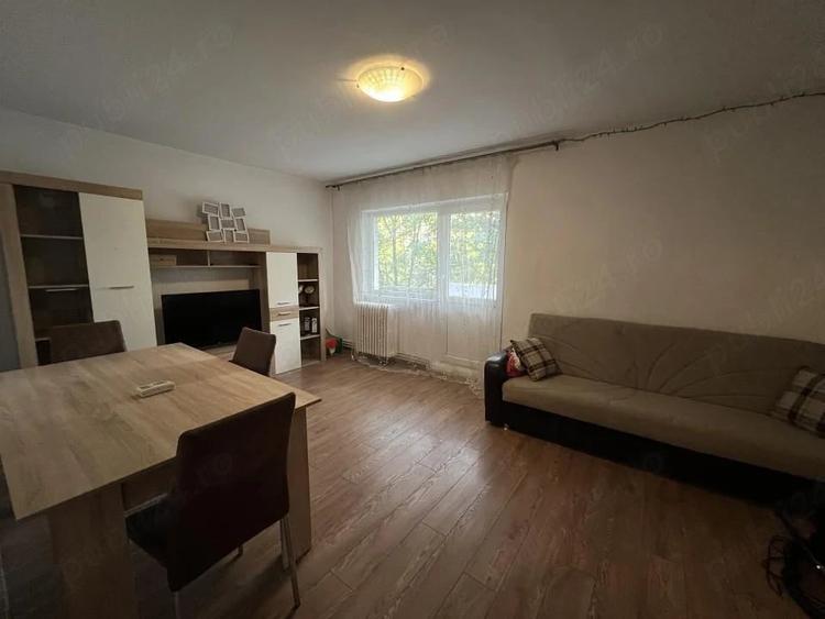 Apartament cu 4 camere decomandat în Zorilor