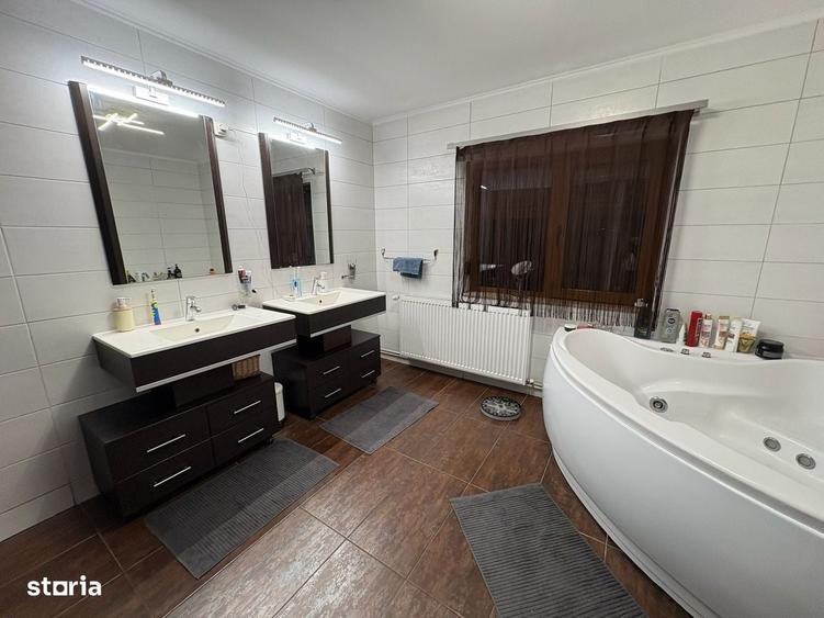 Apartament cu 4 camere în Trocadero