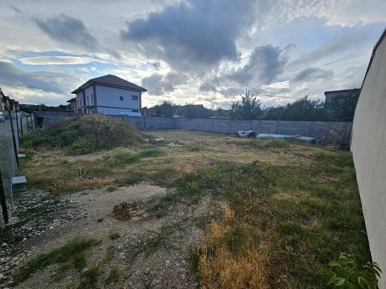 Teren de 400 mp, în Mărăcineanu