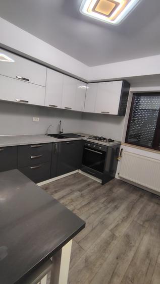 Duplex cu 6 camere cu Canalizare în Cumpăna
