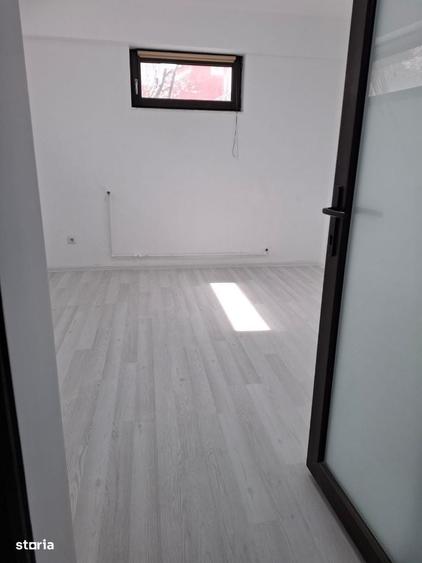 Apartament cu 4 camere decomandat în Mangalia