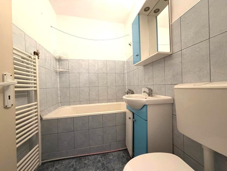 Apartament cu 2 camere semidecomandat în Cugir