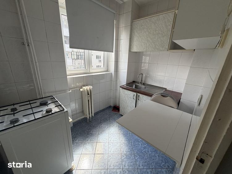 Garsonieră decomandată în B-dul București