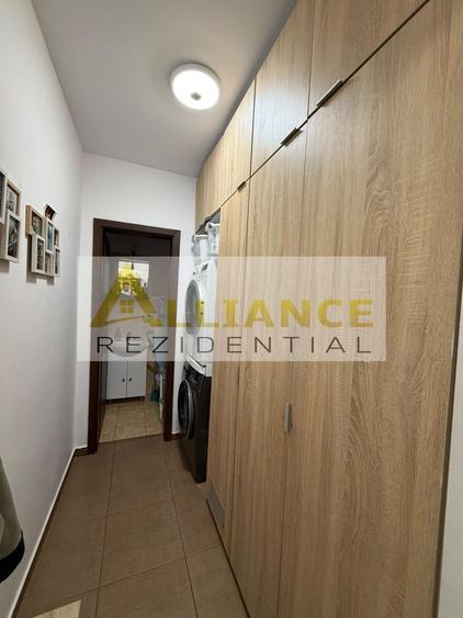 Apartament cu 3 camere decomandat în Berceni