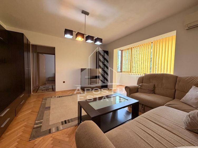 Apartament cu 2 camere semidecomandat, mobilat în Lugojului