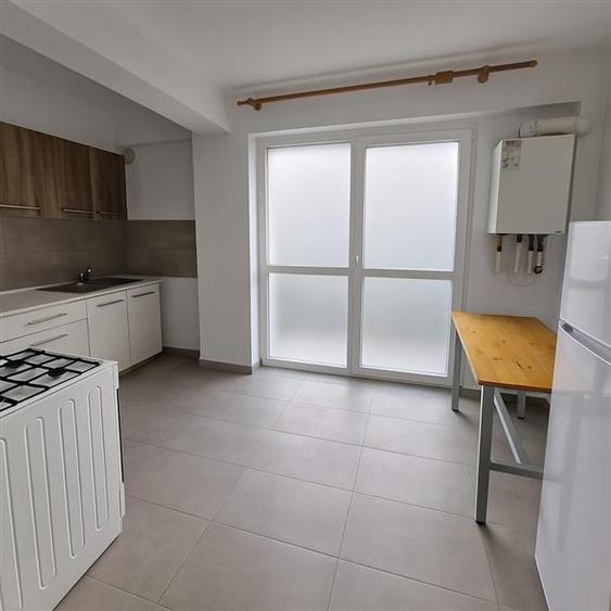 Apartament cu 3 camere decomandat, mobilat în Valea Lupului