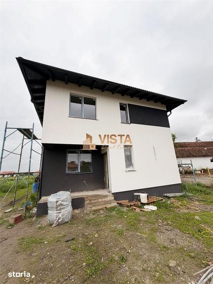 Casă cu 4 camere cu Teren 500 Mp în Stupini