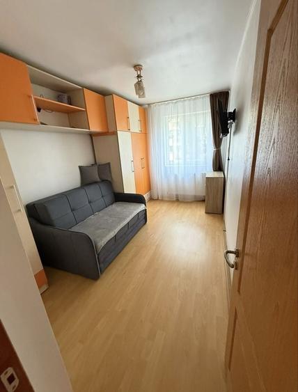 Apartament cu 2 camere decomandat în Războieni