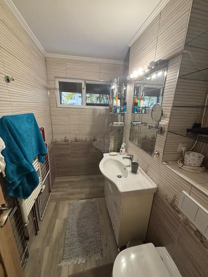 Apartament cu 2 camere semidecomandat în Podu Roș