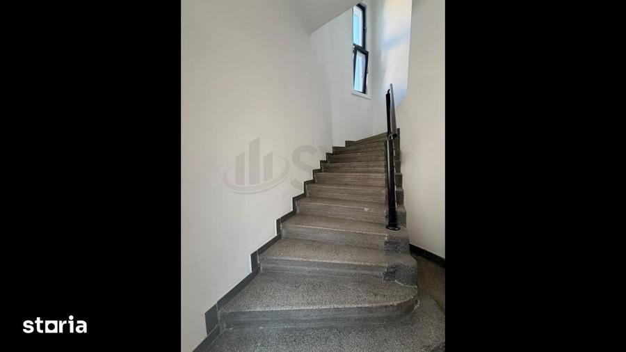 Casă cu 10 camere cu Teren 500 Mp în Floreasca