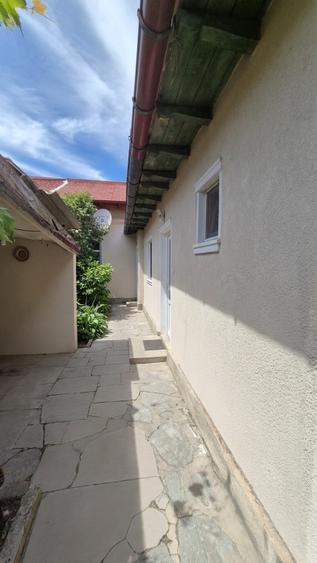 Casă individuală cu 3 camere cu Canalizare în Tomis I