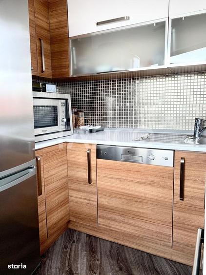 Apartament cu 3 camere decomandat, mobilat în Central