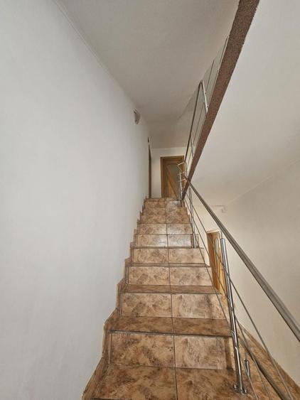 Casă individuală cu 6 camere cu Canalizare în Prundu