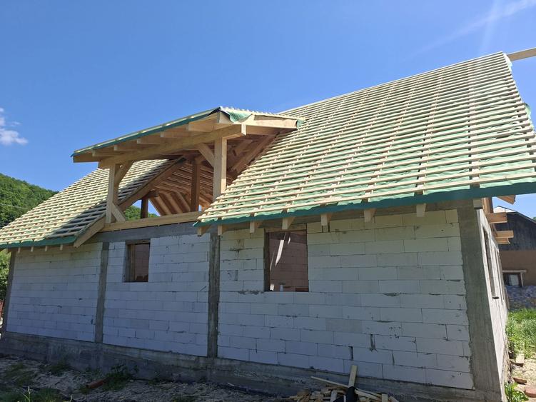 Casă cu 4 camere în Măgoaja