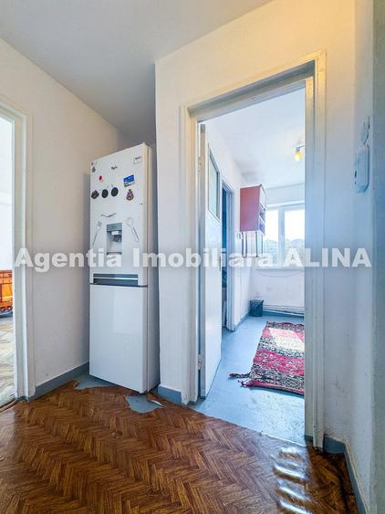 Apartament cu 2 camere semidecomandat în Piața Centrală