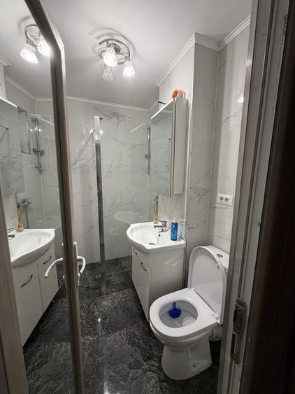 Apartament cu 2 camere semidecomandat în Rovine