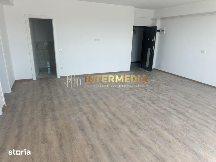 Apartament cu 3 camere în Cetate