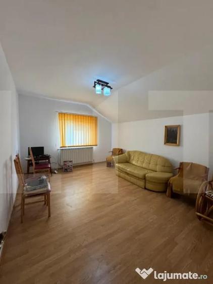 Casă cu 7 camere cu Teren 2990 Mp în Hudum