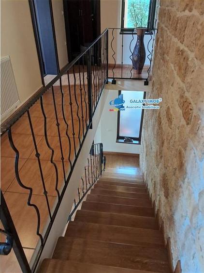 Casă cu 3 camere cu Teren 300 Mp în Central