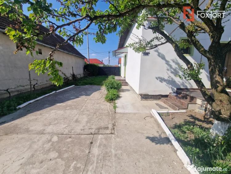 Casă cu 7 camere cu Teren 1439 Mp în Nord