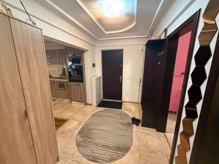 Apartament cu 3 camere decomandat în Babadag
