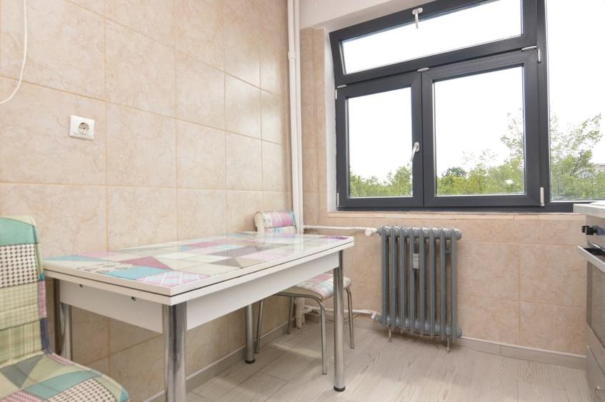Apartament cu 2 camere decomandat, mobilat în P-ța Muncii