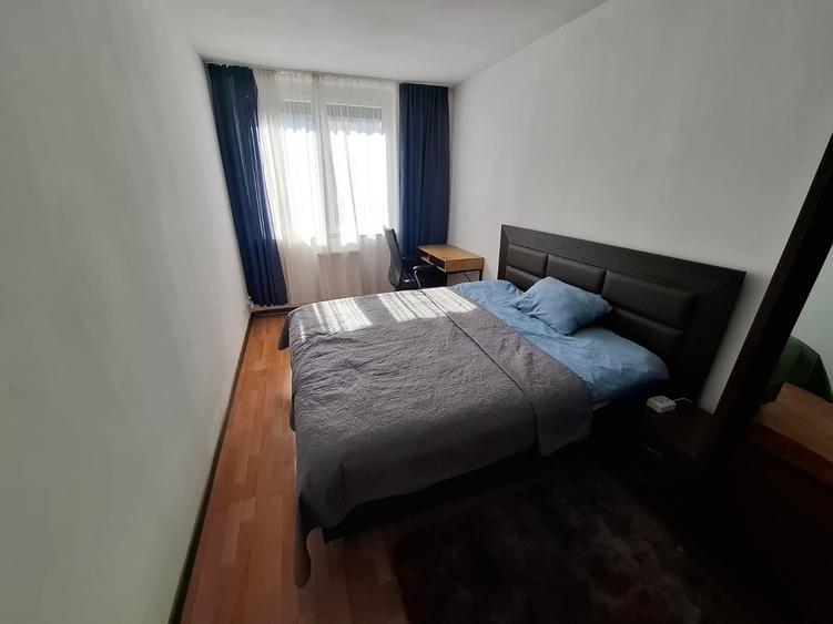 Apartament cu 3 camere decomandat în Funcționarilor
