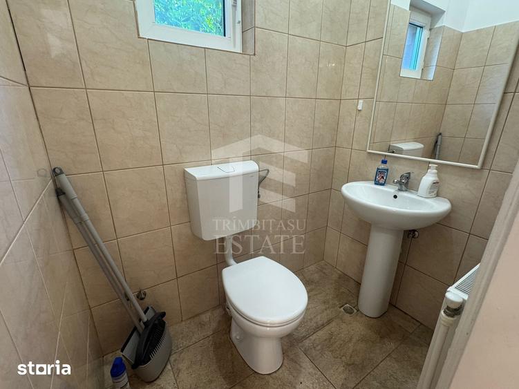 Casă cu 8 camere cu Teren 387 Mp în Central