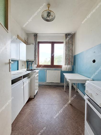 Apartament cu 3 camere decomandat în Mazepa 1