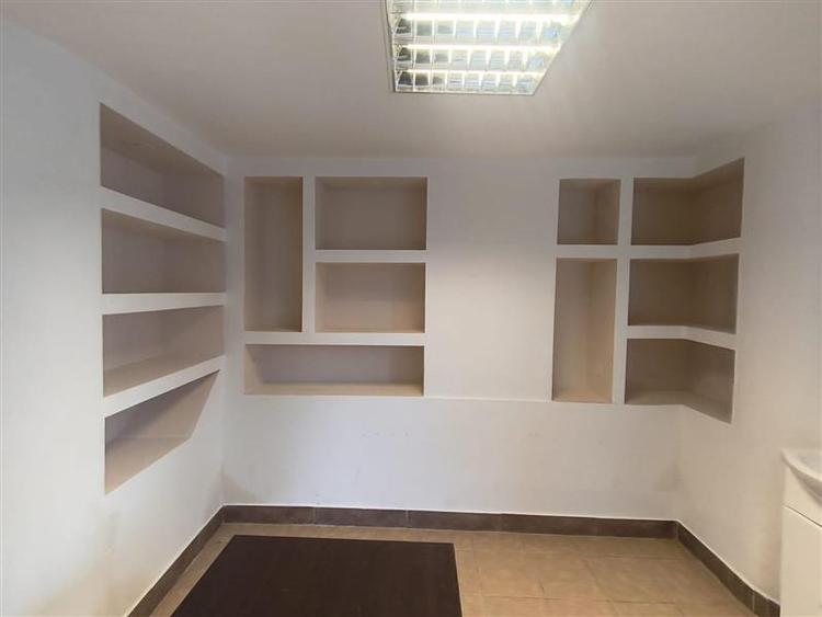 Spațiu comercial, de 25 mp, în Central