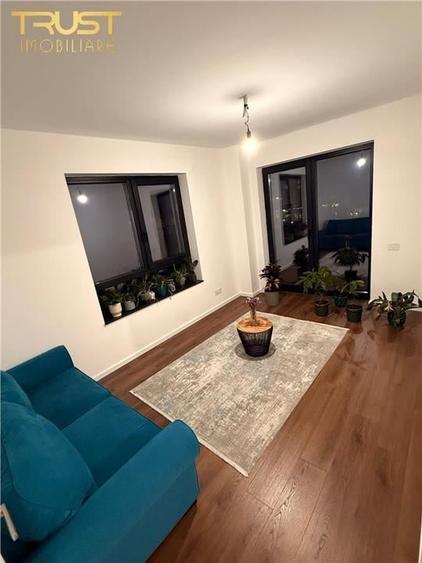 Apartament cu 4 camere semidecomandat în Gară
