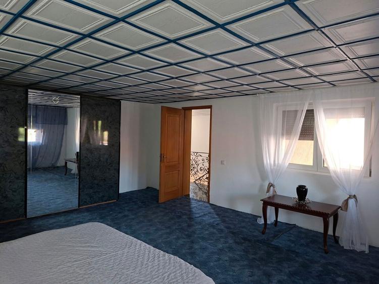 Casă individuală cu 7 camere cu Teren 934 Mp în Otopeni
