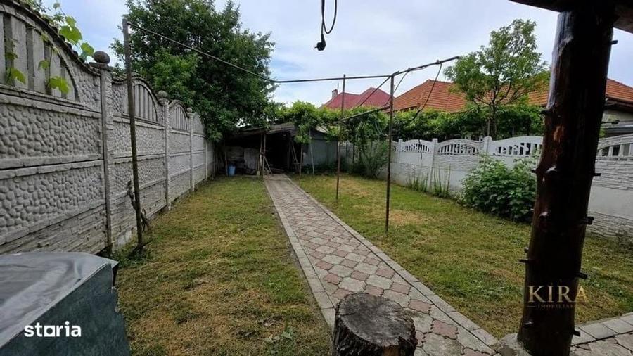 Casă cu 4 camere decomandat cu Teren 700 Mp în Central