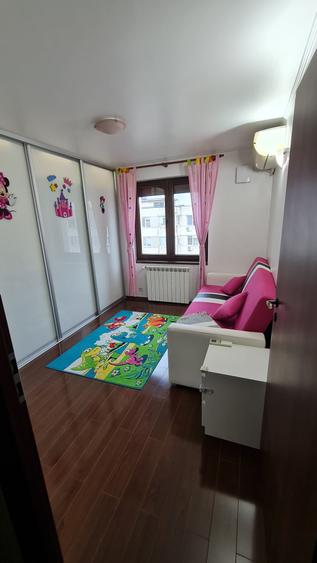 Apartament cu 3 camere decomandat în Olteniței